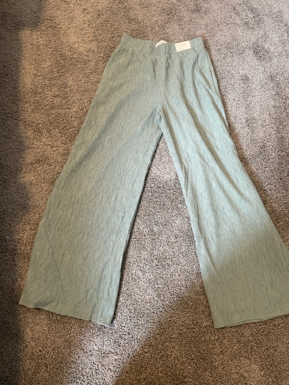 Abercrombie & Fitch Crinkle textured pull on wide leg pants, NWT